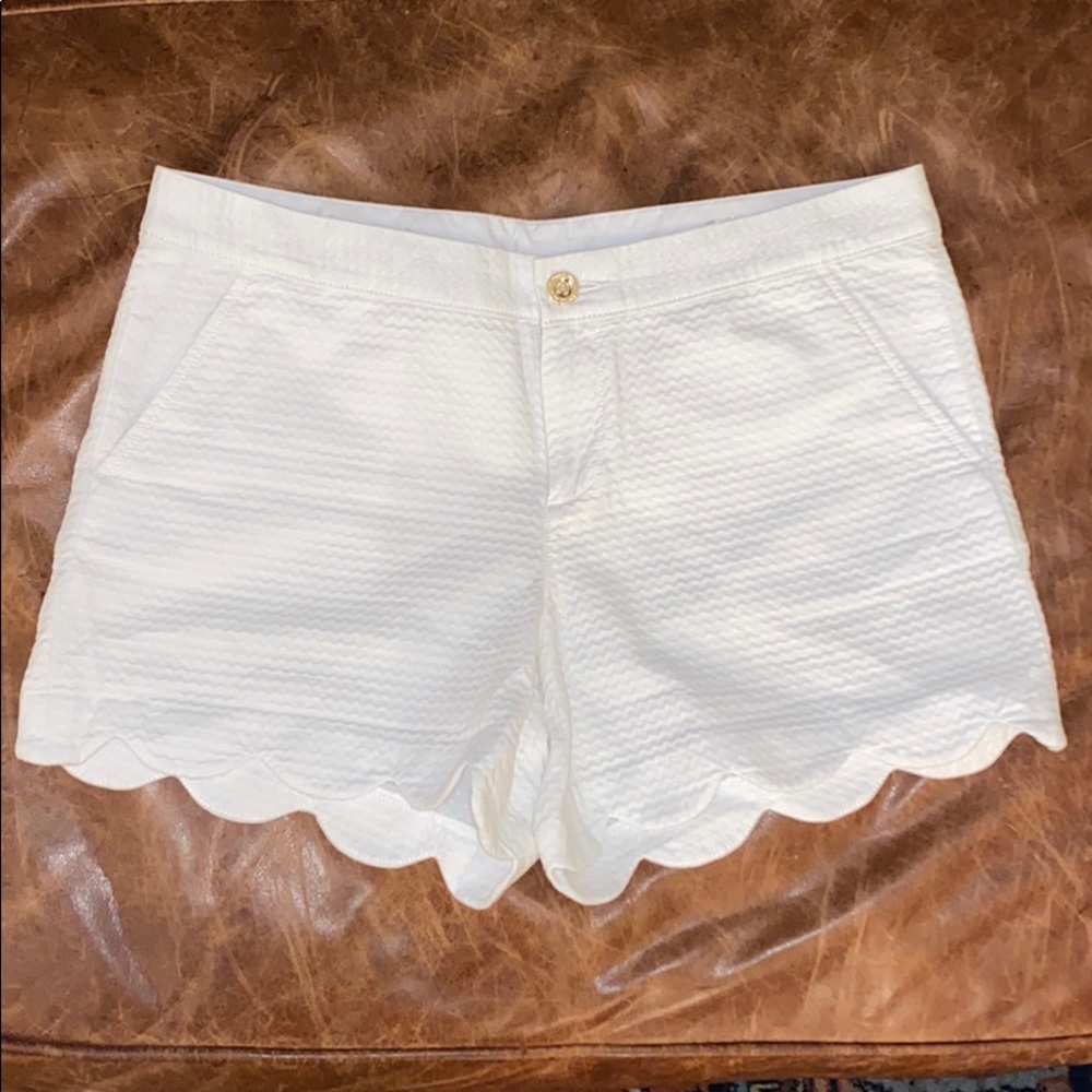Lily Pulitzer 5” Buttercup Scallop Hem Shorts